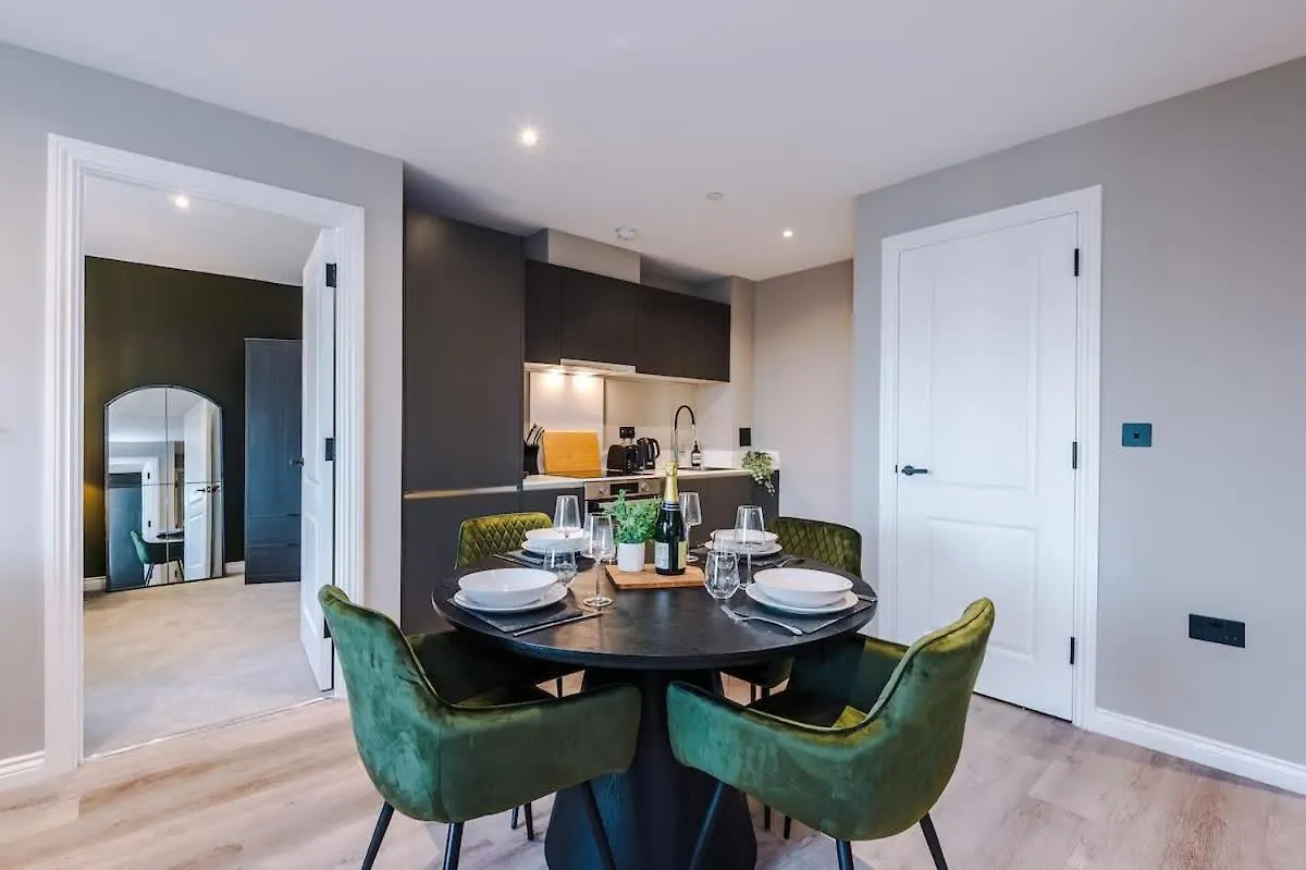 Leeds City Centre - Luxury 2 Bed - Free Parking